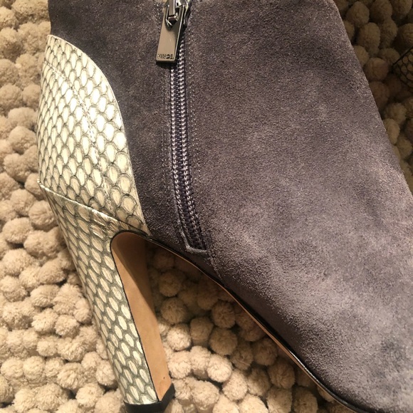 VINCE. Booties - Picture 2 of 10